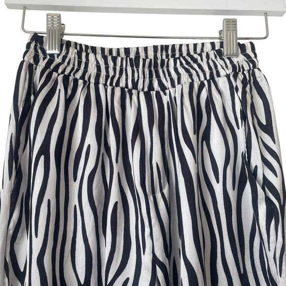 VRG GRL Animal Print Zebra Silky Pajama Set Shirt and Pants Wide Leg SIZE M - Picture 9 of 12